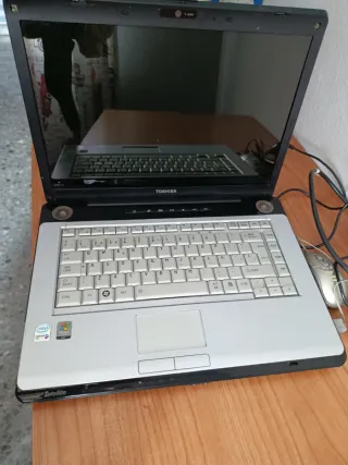 Ordenador portátil Toshiba negro