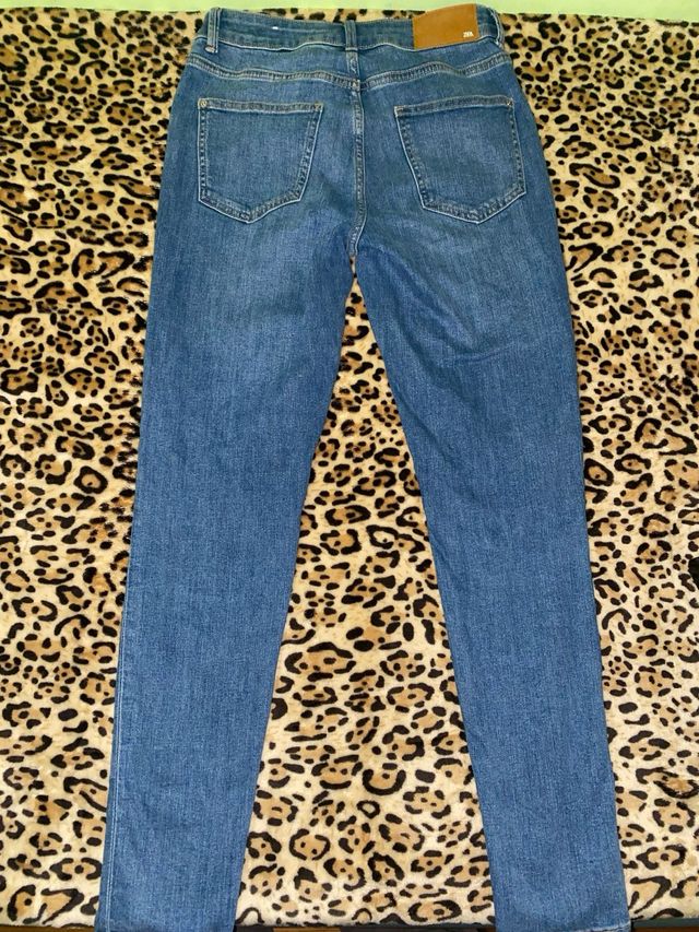 Pantalón vaquero Zara azul