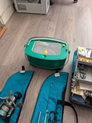 Lote de pesca: cañas, carretes y accesorios