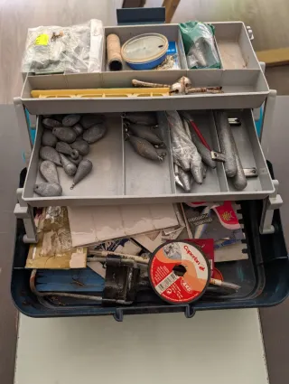 Lote de pesca: cañas, carretes y accesorios