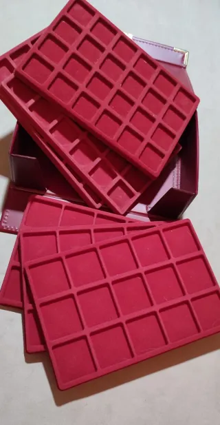 Estuche vacío tipo maletin para monedas