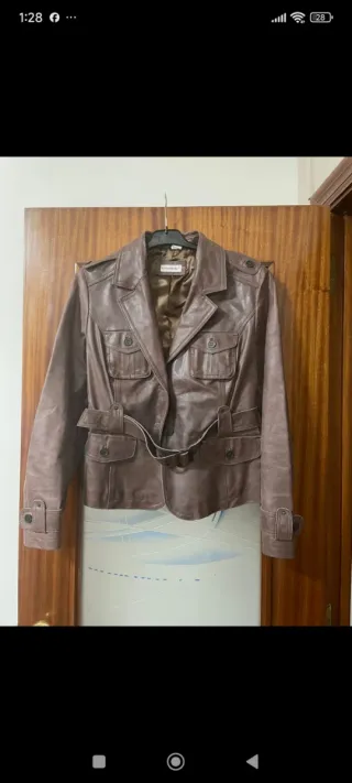 Chaqueta de cuero marrón