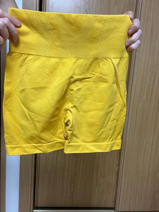 Mallas cortas amarillas SHEIN Talla XS/S