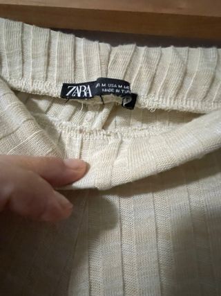 Pantalón beige acanalado