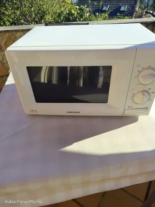 Microondas Samsung Blanco con Marco para encastrar