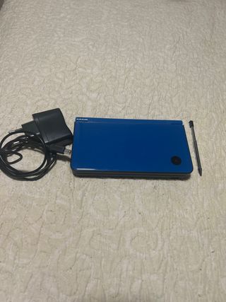 Nintendo DSi XL Azul con cargador y lápiz