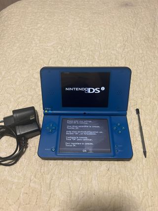 Nintendo DSi XL Azul con cargador y lápiz