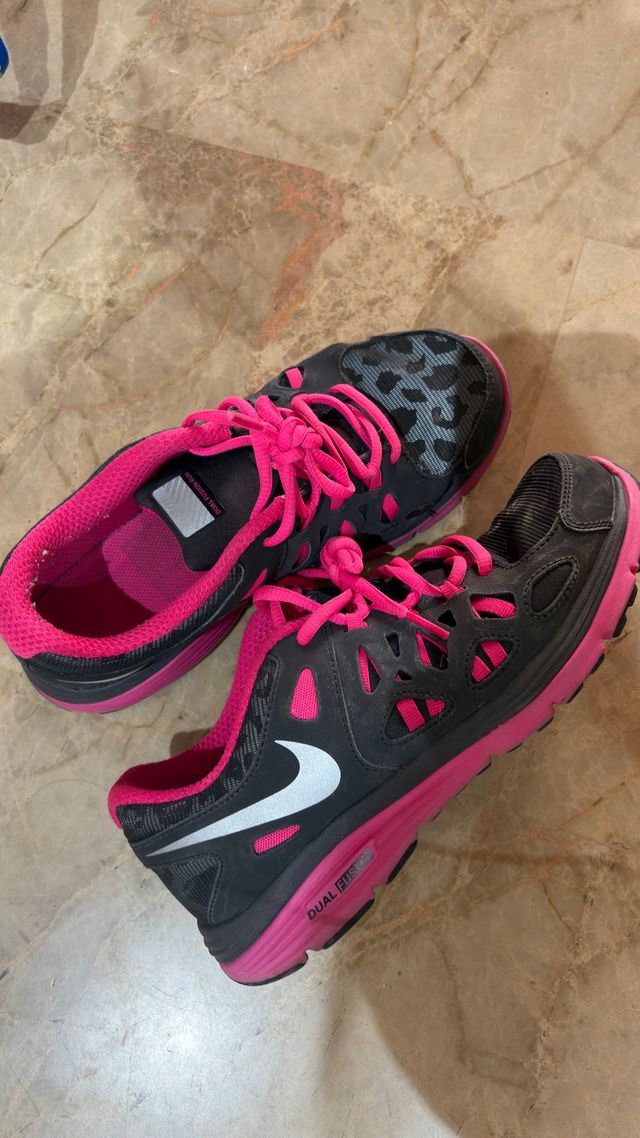 Zapatillas Nike Mujer Negras y Rosas