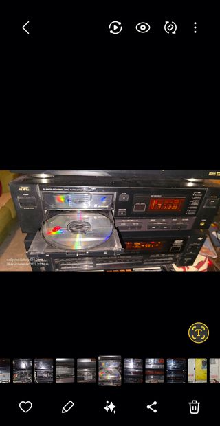 Equipo de Audio JVC con Reproductor DVD CD de 6