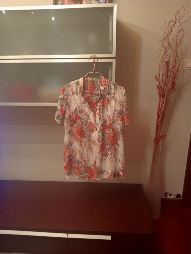 Camisa floral de manga corta