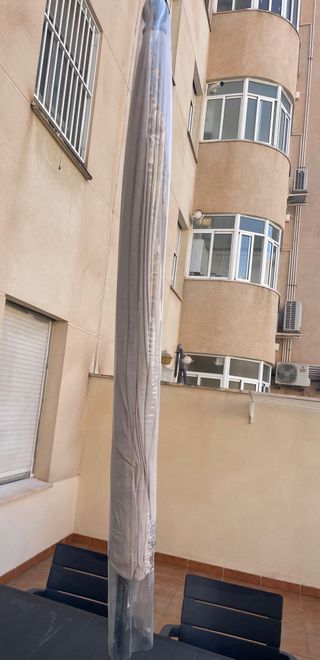 Sombrilla terraza Leroy Merlin beige