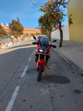 Africa Twin DCT 2017 con maletas