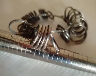 Medidor antiguo de anillos y probador