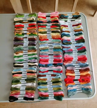 Lote 150 madejas hilo bordar marca blanca