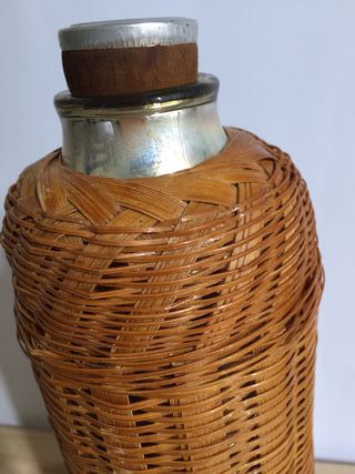 Bottiglia termos vintage rattan e vimini