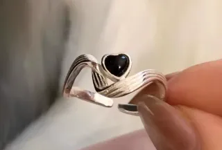 Anillo Corazón Negro Ajustable Plata