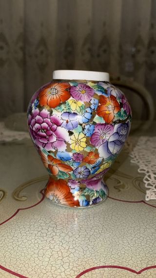 Vaso in porcellana decorato floreale
