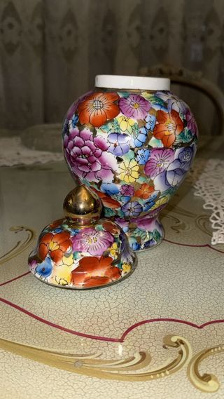 Vaso in porcellana decorato floreale