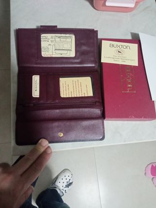 Cartera Buxton Roja y Dorada