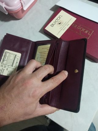 Cartera Buxton Roja y Dorada