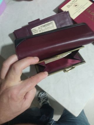Cartera Buxton Roja y Dorada