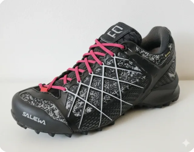 Zapatilla Salewa Gore-Tex Negra y Rosa