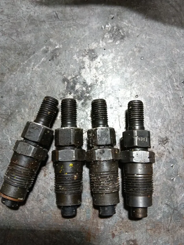 Inyectores Diésel Montero V20 4D56