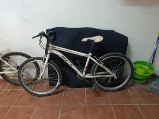 2 Bicicletas Blancas