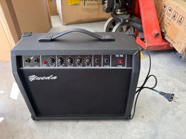 Amplificador Guitarra Yueda YD-40