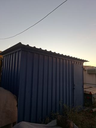 Caseta metálica azul