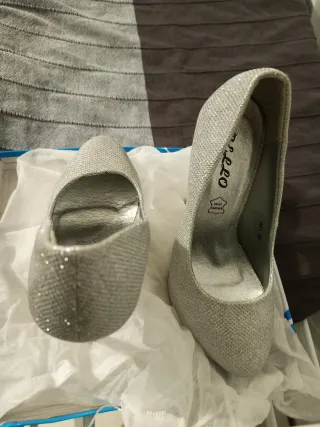Zapatos de fiesta tacón alto plateados