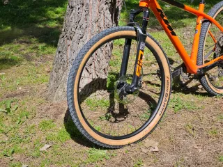 Bicicleta 29 carbono KTM Myroon Prime 12