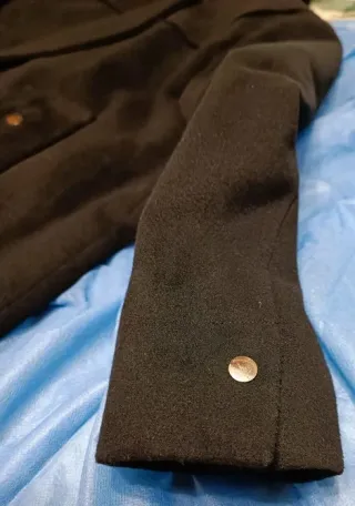 Abrigo corto negro con capucha T.L Stradivarius