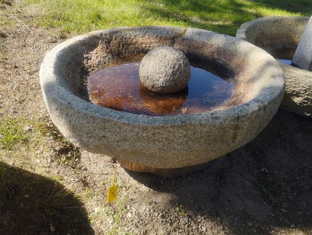 Pila Circular de Granito 98cm