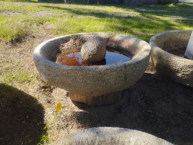 Pila Circular de Granito 98cm