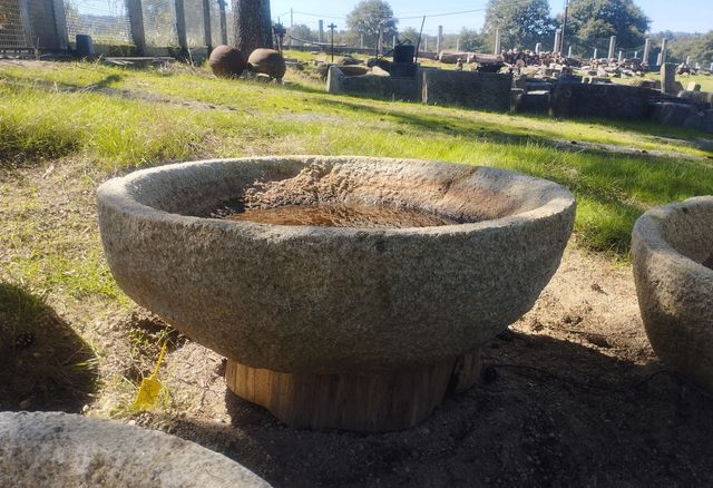 Pila Circular de Granito 98cm