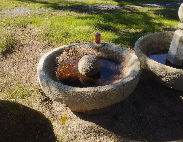 Pila Circular de Granito 98cm