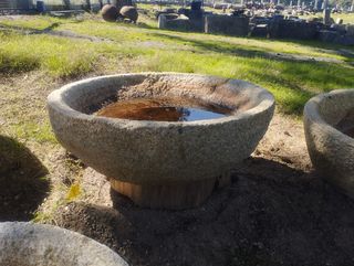 Pila Circular de Granito 98cm