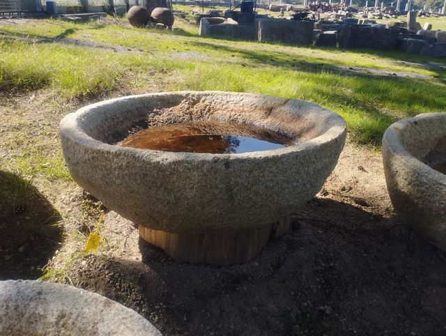 Pila Circular de Granito 98cm