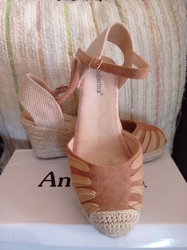 Zapatillas cuña Andarina beige y rosa mujer