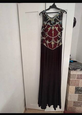 Vestido largo elegante negro con rojo