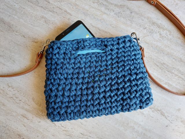 Bolso móvil crochet azul nuevo