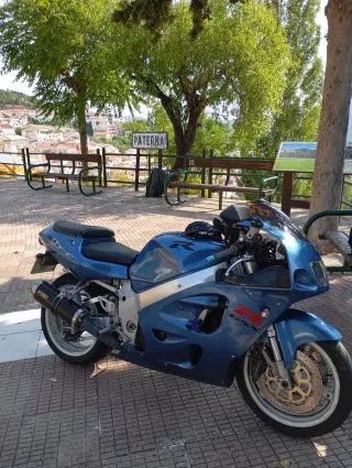 Suzuki GSXR 750 SRAD