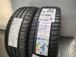 Neumáticos nuevos Michelin  215/45ZR18 93Y