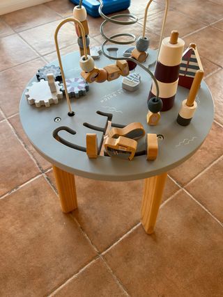 Mesa de actividades Little Dutch