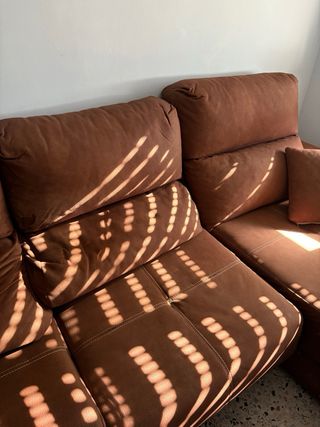 Sofá modular marrón de tela