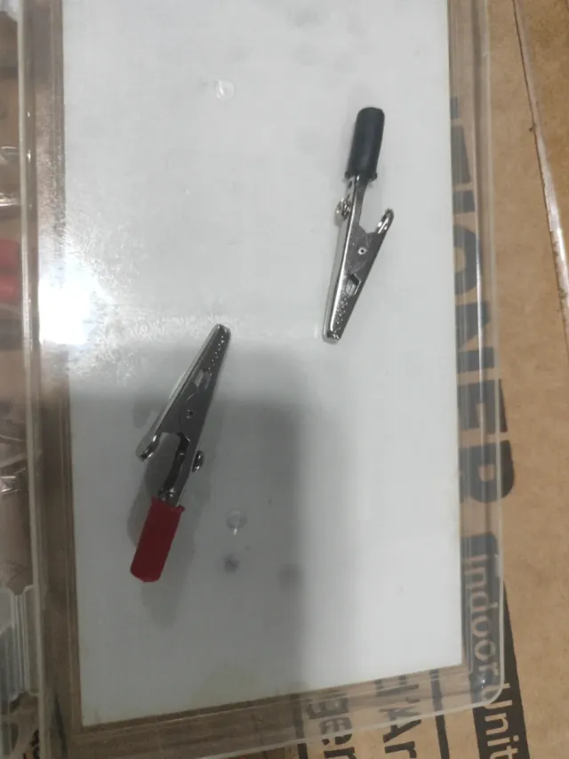 Pinzette per cavi elettrici