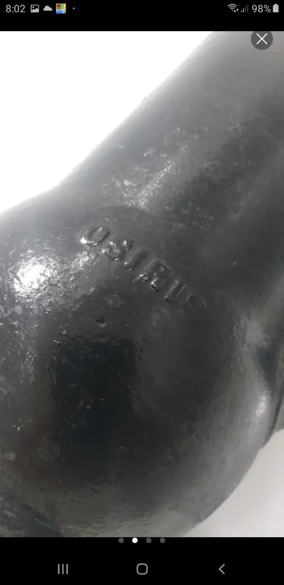 Antigua chocolatera de hierro Osiris