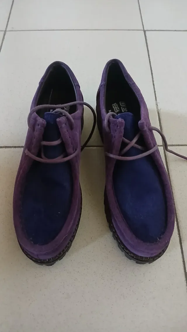 Scarpe in velluto viola e blu