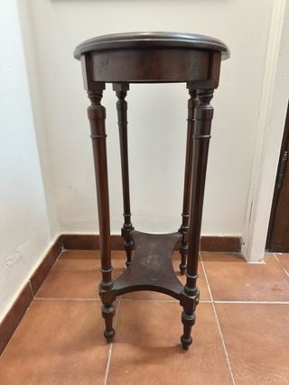 Mesa recibidor ovalada de madera